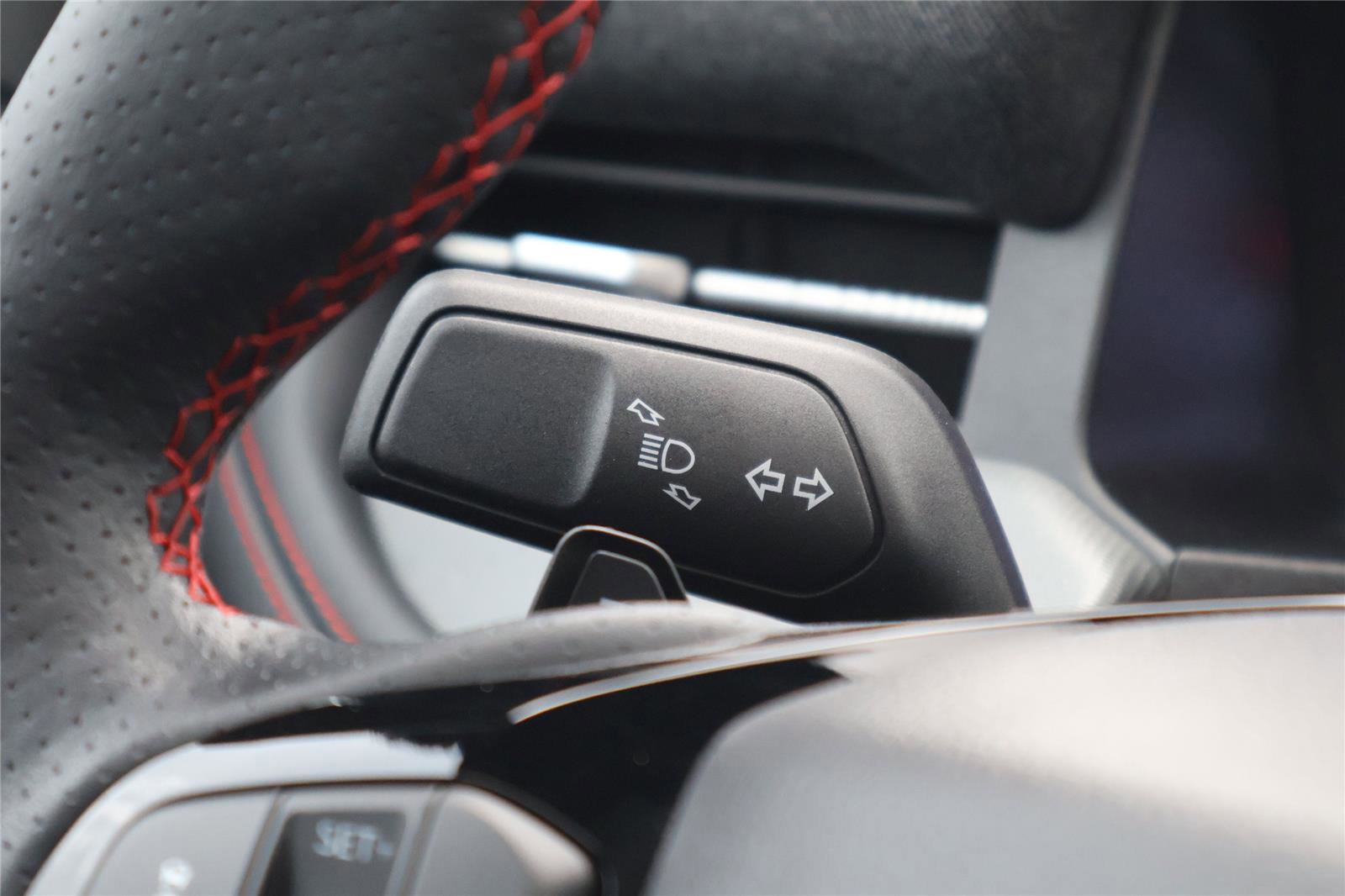 Certified 2025 Ford Explorer ST image 18