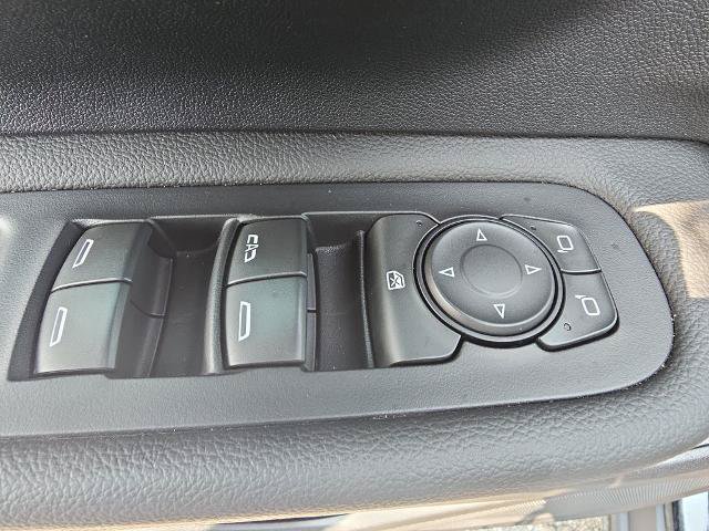 Used 2023 GMC Terrain SLE w/ Driver Convenience Package FWD image 26