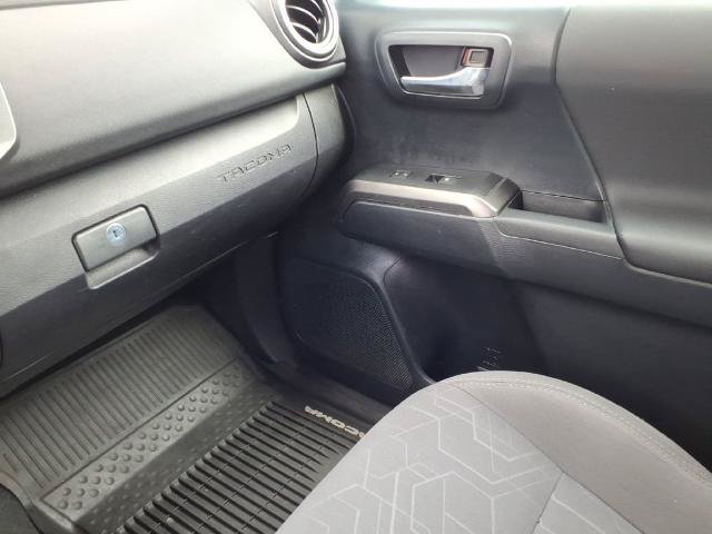 Used 2019 Toyota Tacoma TRD Off-Road w/ Technology Package AWD/4WD image 23