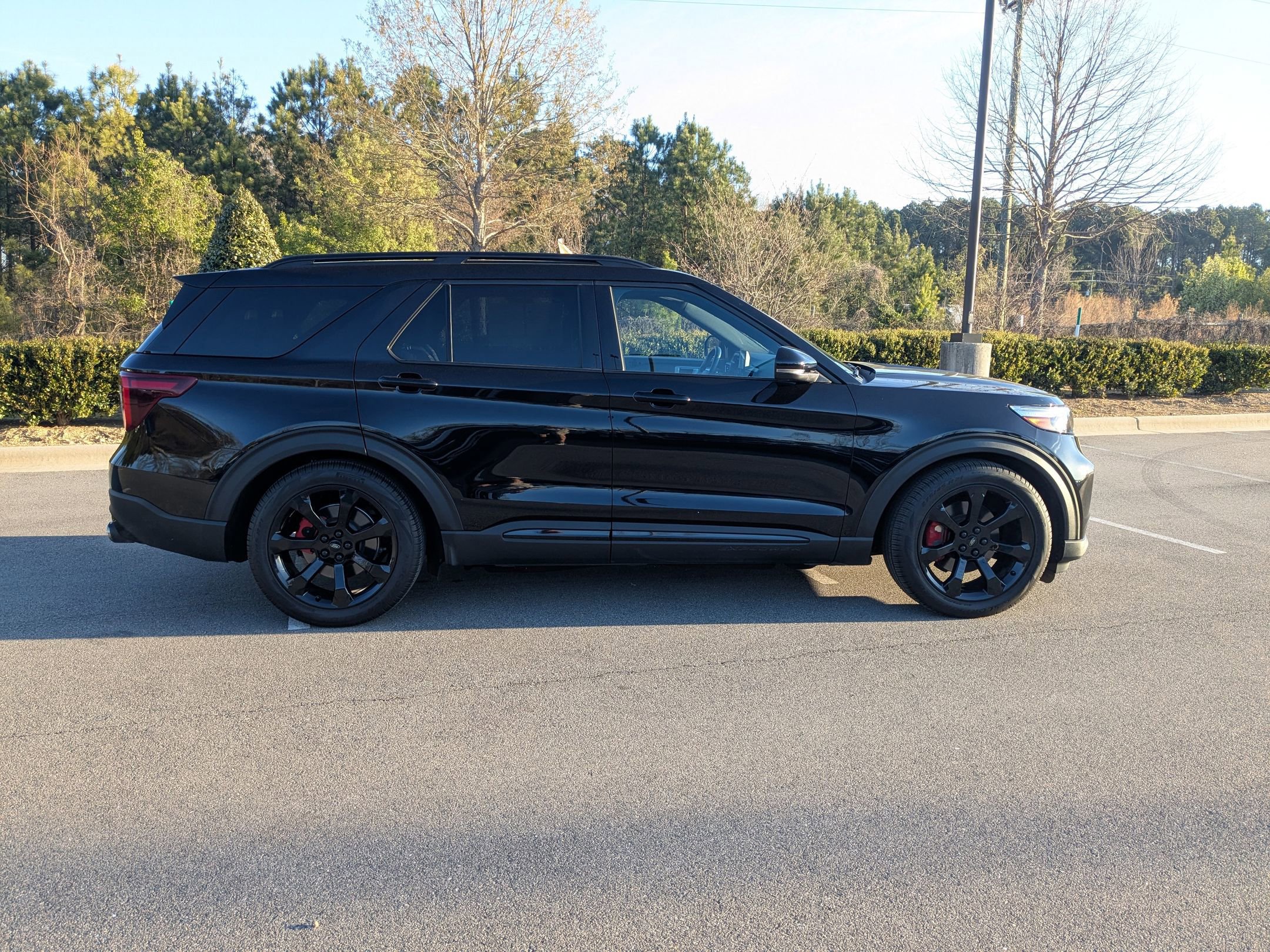 Certified 2024 Ford Explorer ST w/ Equipment Group 401A image 6