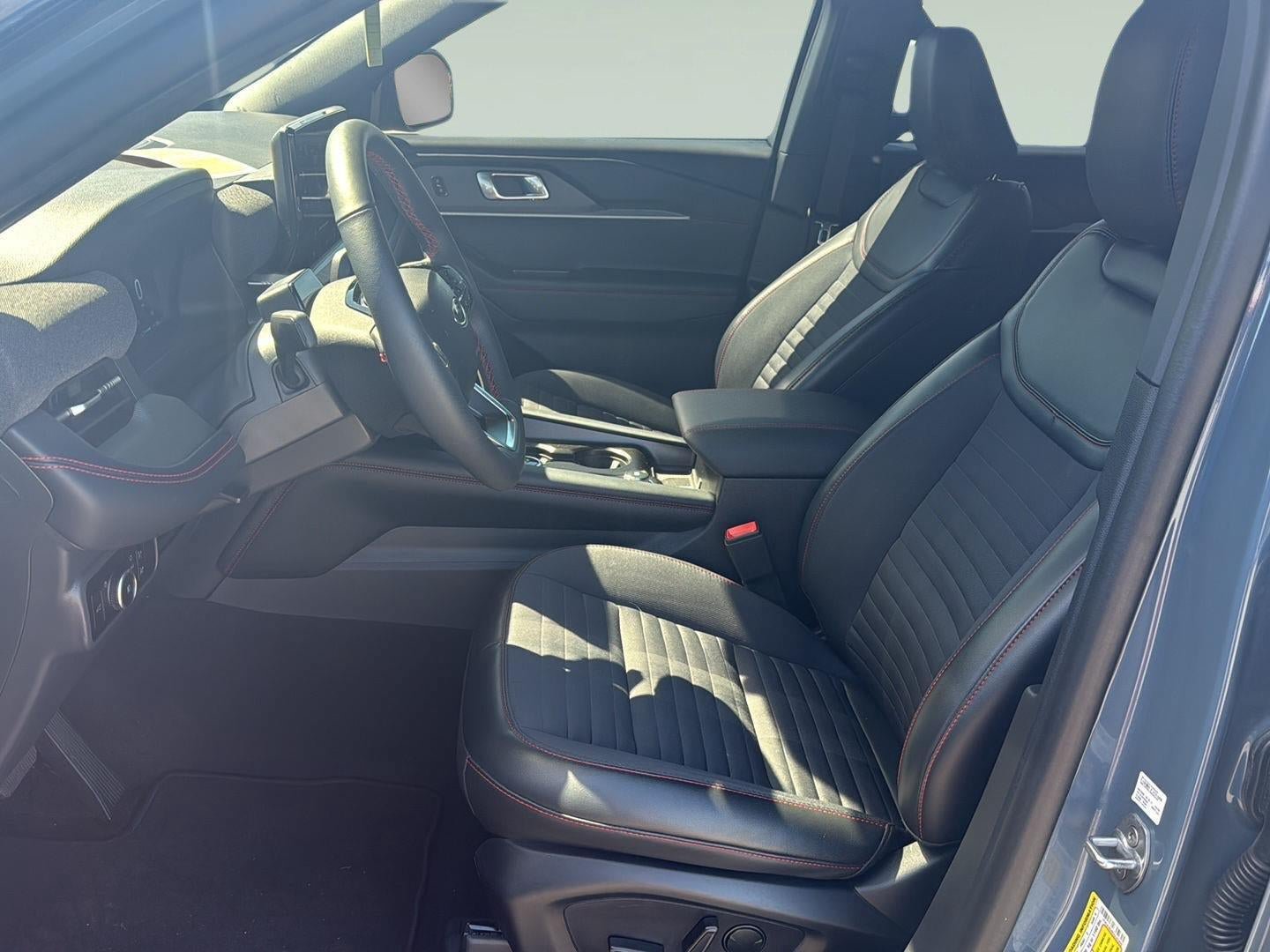 Certified 2025 Ford Explorer ST-Line AWD/4WD image 15
