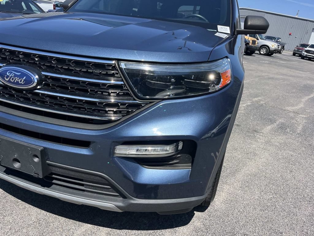 Certified 2020 Ford Explorer XLT w/ Equipment Group 202A AWD/4WD image 11