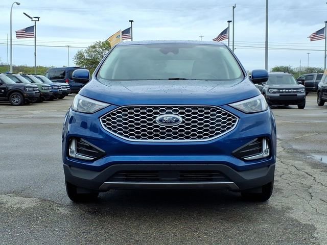 Certified 2023 Ford Edge SEL w/ Convenience Package AWD/4WD image 2