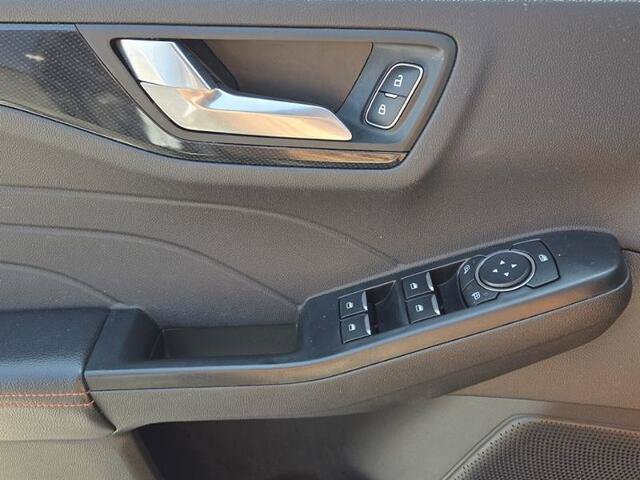Certified 2025 Ford Escape ST-Line FWD image 26