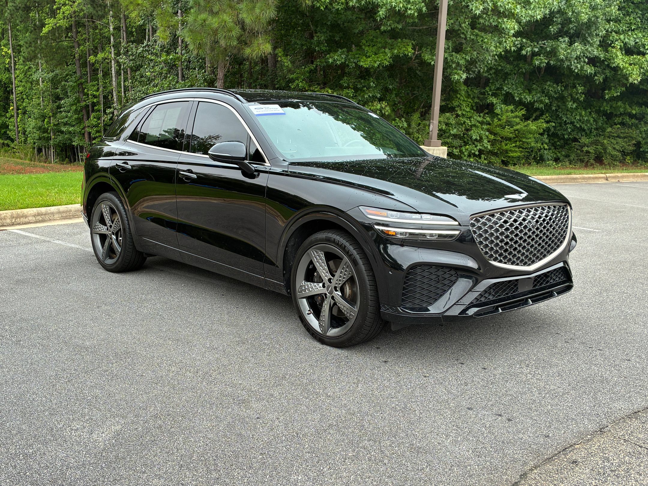 Used 2022 Genesis GV70 3.5T Sport w/ Sport Prestige Package AWD/4WD image 2