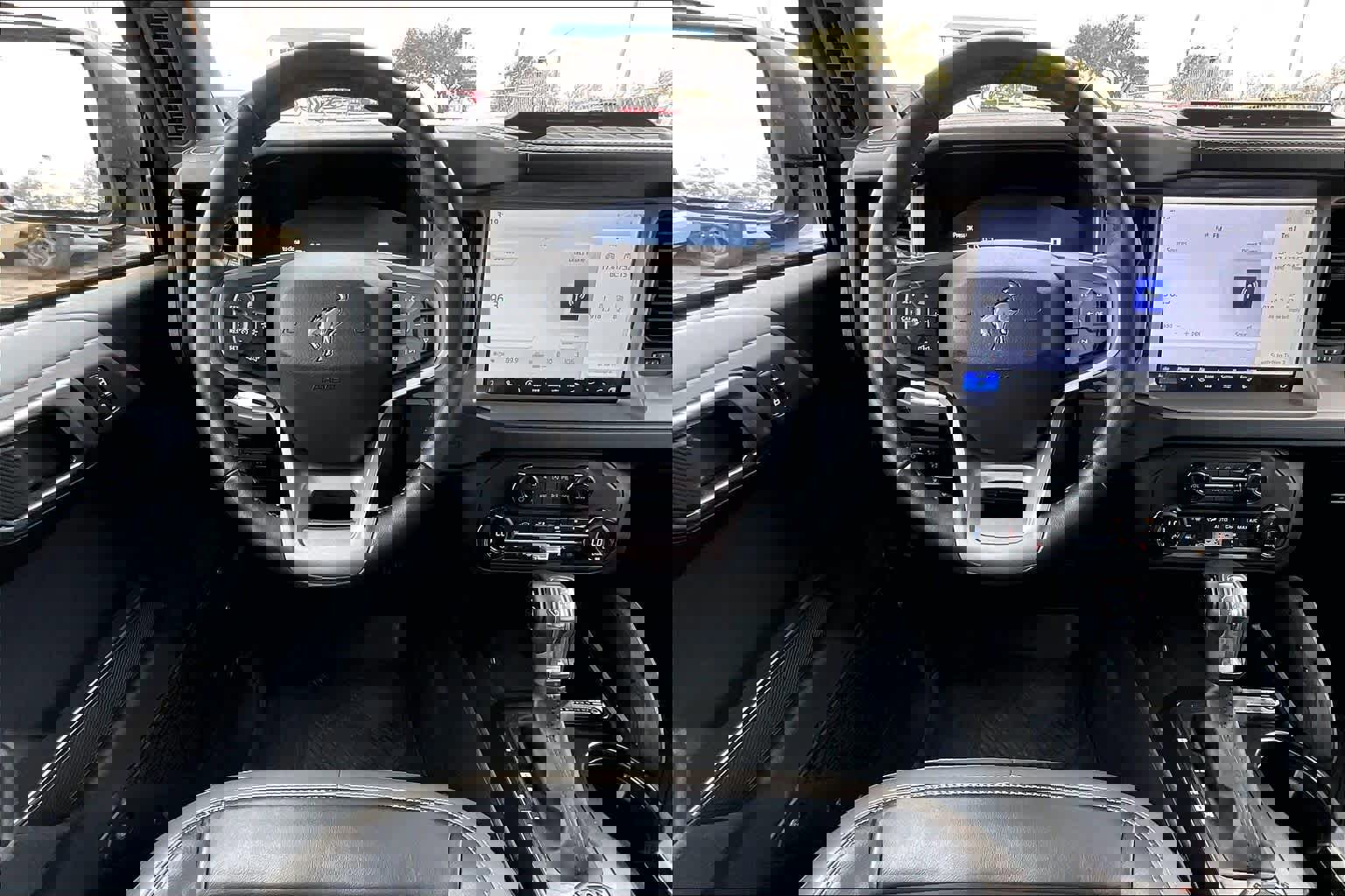 Certified 2025 Ford Bronco Outer Banks w/ Sasquatch Package image 9