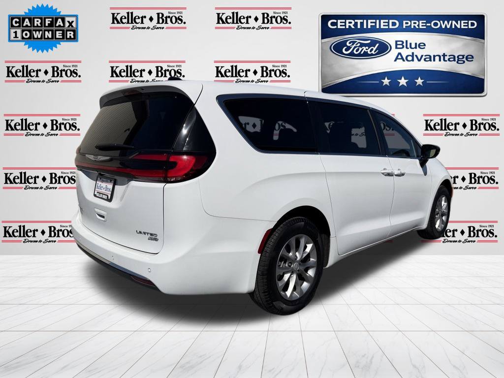 Used 2026 Chrysler Pacifica Limited AWD/4WD image 7