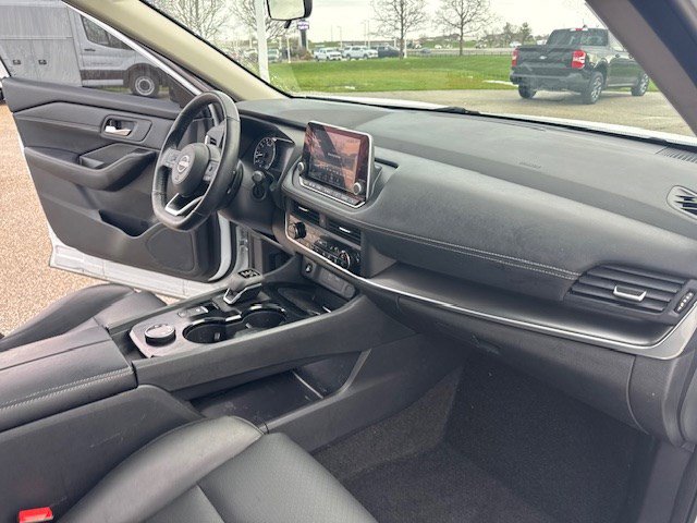 Used 2024 Nissan Rogue SV w/ SV Premium Package AWD/4WD image 38