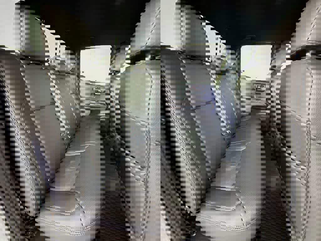 Used 2022 Toyota Tacoma TRD Sport image 29