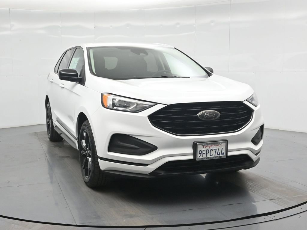 Certified 2023 Ford Edge SE w/ Black Appearance Package image 2