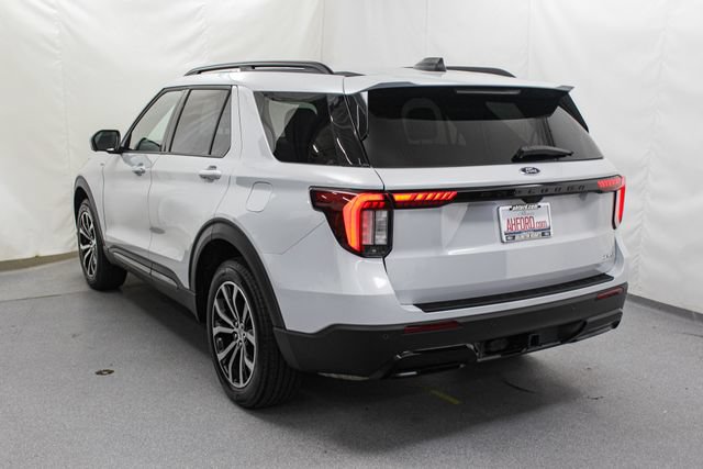 Certified 2026 Ford Explorer ST-Line AWD/4WD image 5