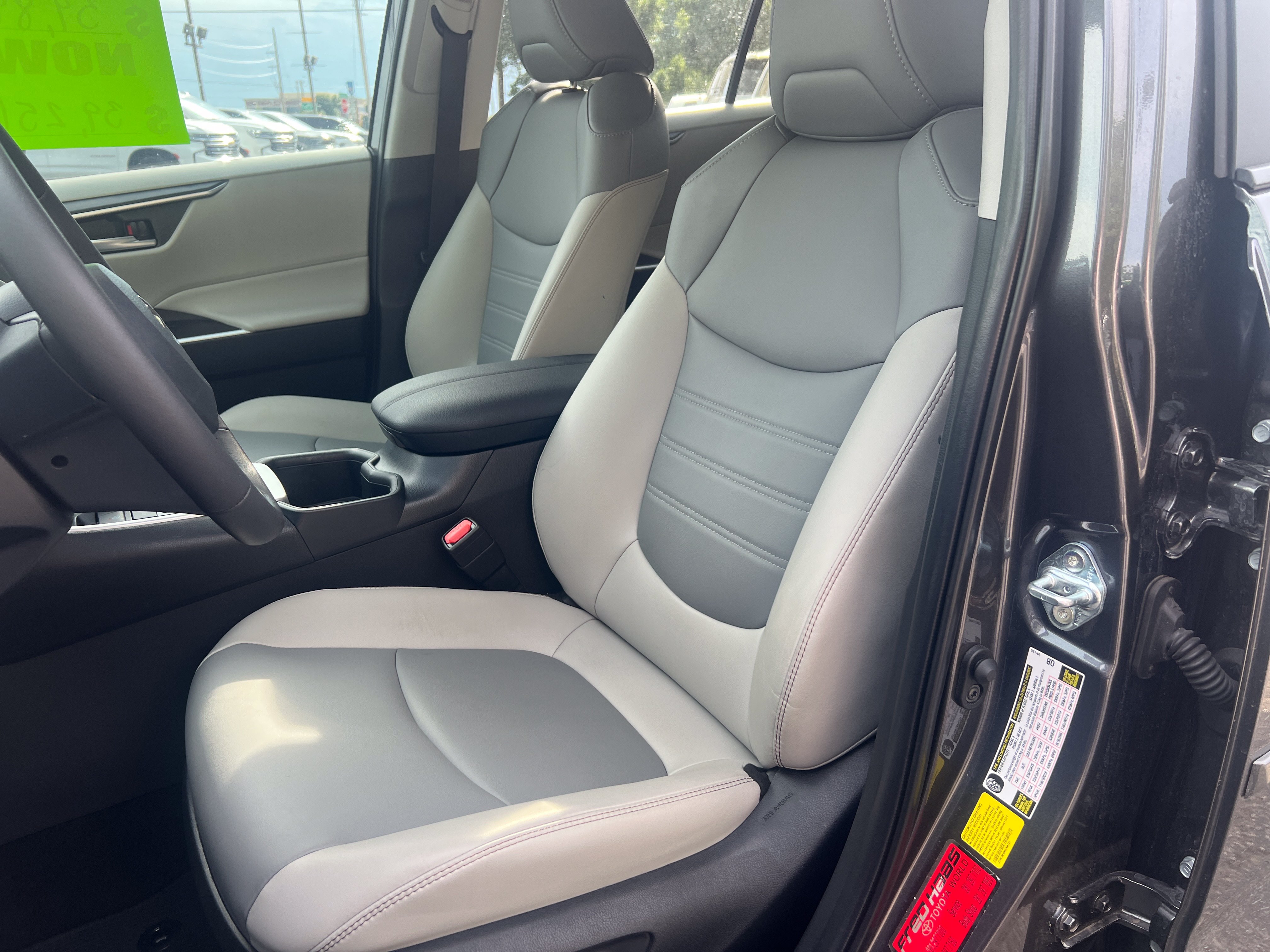 Used 2025 Toyota RAV4 XLE Premium FWD image 9