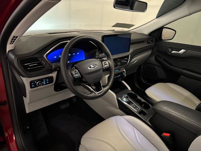 Certified 2025 Ford Escape SE w/ PHEV Premium Package FWD image 16