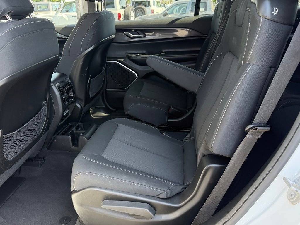 Used 2022 Jeep Grand Cherokee L Laredo w/ Luxury Tech Group I image 29