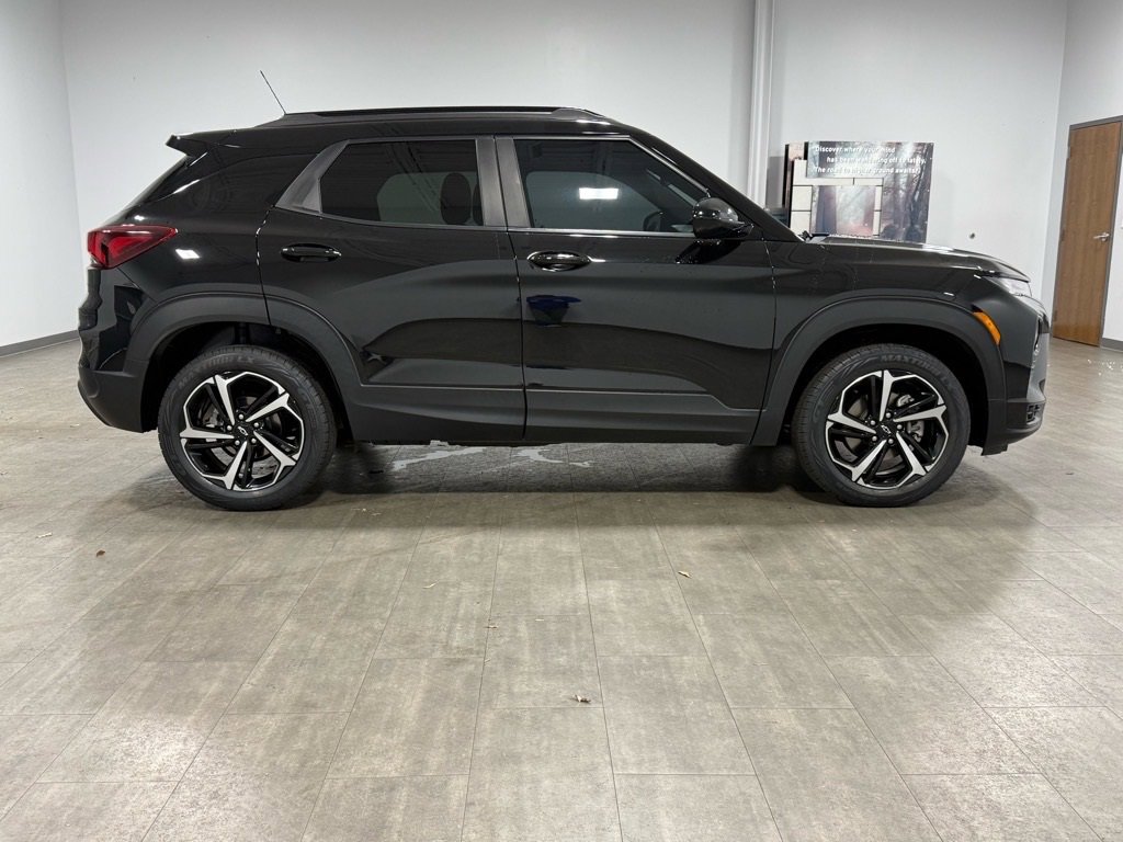 Used 2023 Chevrolet TrailBlazer RS w/ Convenience Package image 3