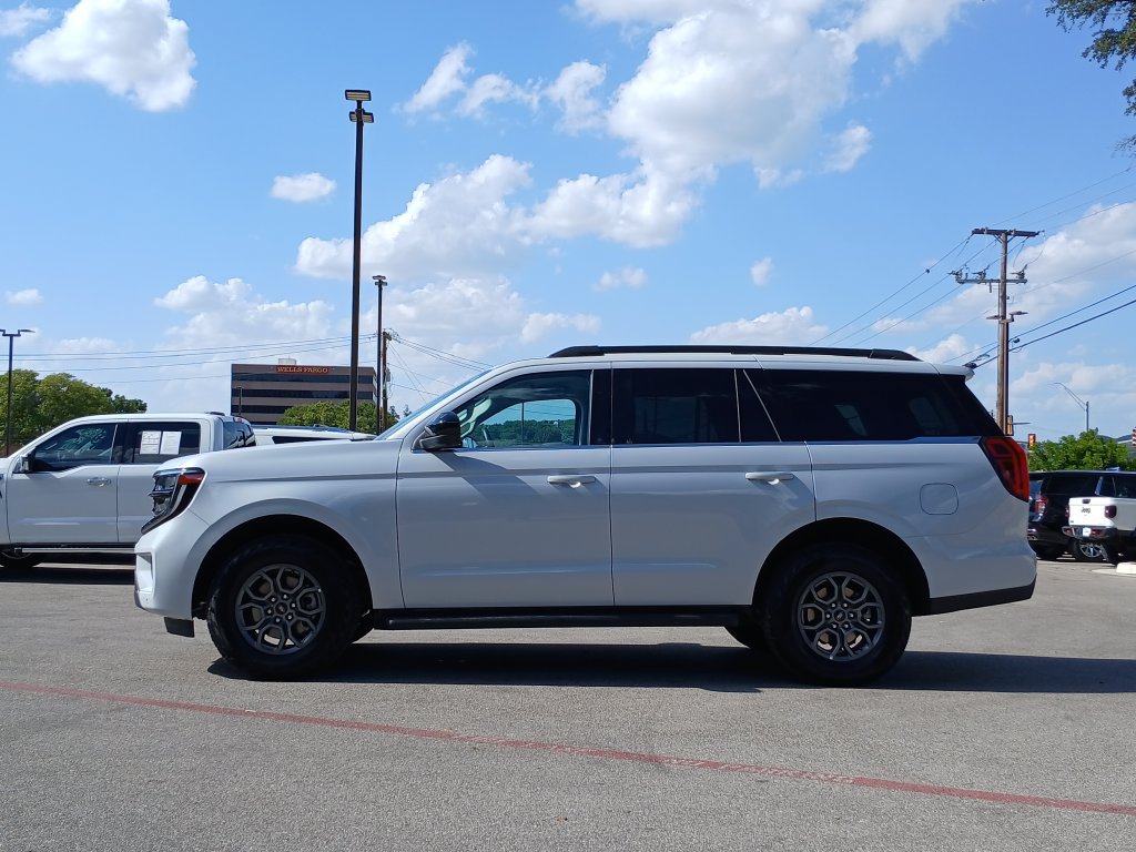 Certified 2025 Ford Expedition Active RWD image 6