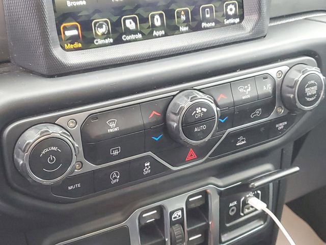 Used 2021 Jeep Wrangler Unlimited Sahara w/ Uconnect 4C Nav & Sound Group image 16