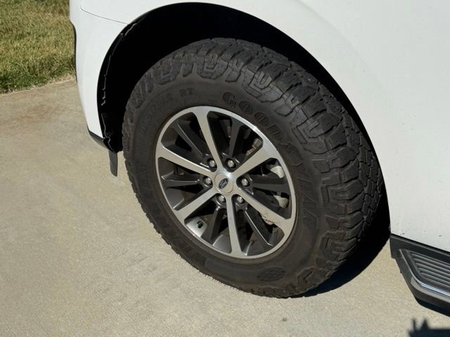 Certified 2019 Ford Expedition Max XLT w/ Equipment Group 202A AWD/4WD image 5