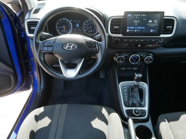 Used 2022 Hyundai Venue SEL FWD image 18
