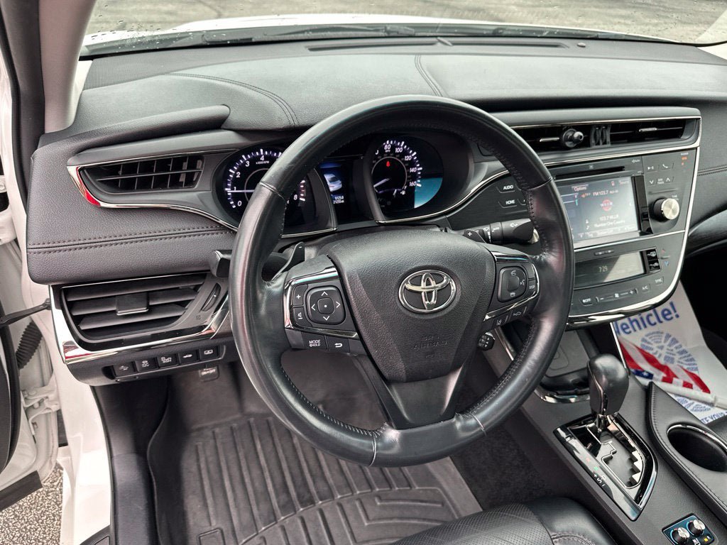 Used 2018 Toyota Avalon Limited w/ Carpet Mat Package FWD image 15