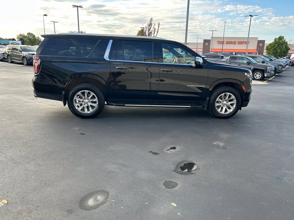 Used 2024 Chevrolet Suburban Premier AWD/4WD image 7