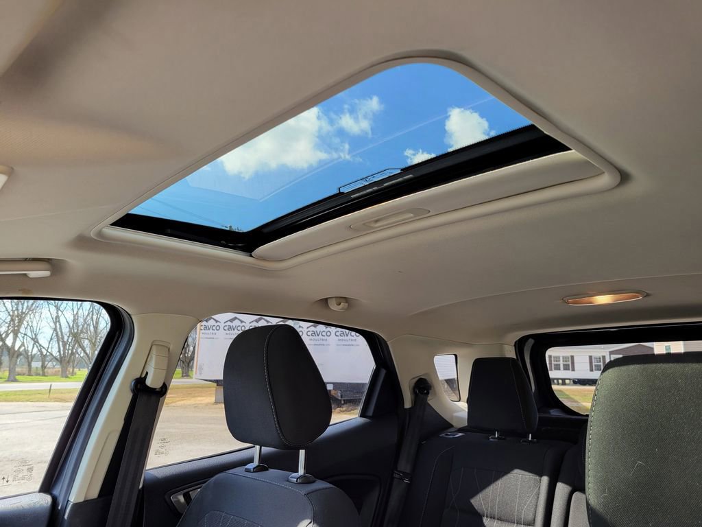 Certified 2021 Ford EcoSport SE image 21