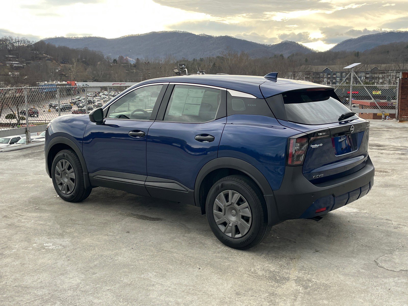 Used 2025 Nissan Kicks S w/ Charging Package image 4