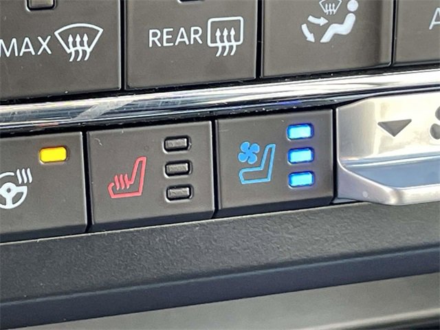 Certified 2025 Ford F250 Platinum image 26