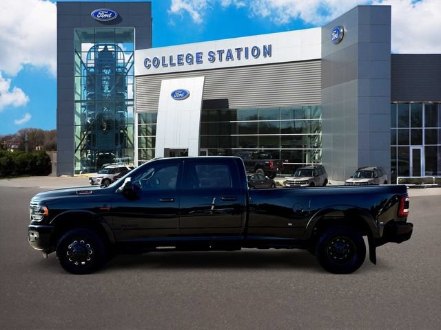 Used 2022 RAM 3500 Limited w/ Night Edition AWD/4WD image 4