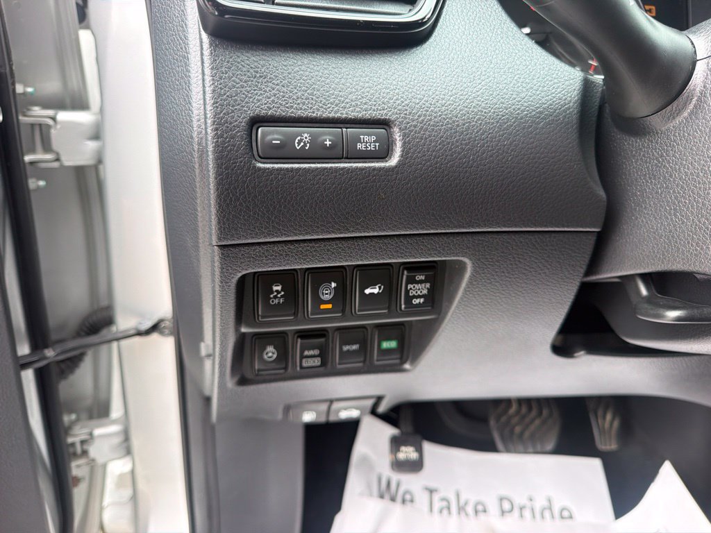 Used 2017 Nissan Rogue SV w/ SV Premium Package AWD/4WD image 26