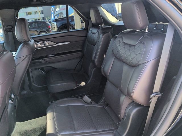 Certified 2025 Ford Explorer Platinum w/ LUX Leather Package image 14