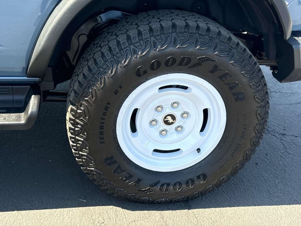 Certified 2025 Ford Bronco Heritage Edition AWD/4WD image 32