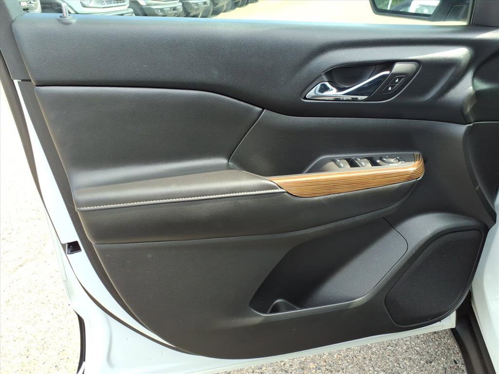 Used 2018 GMC Acadia SLE image 15