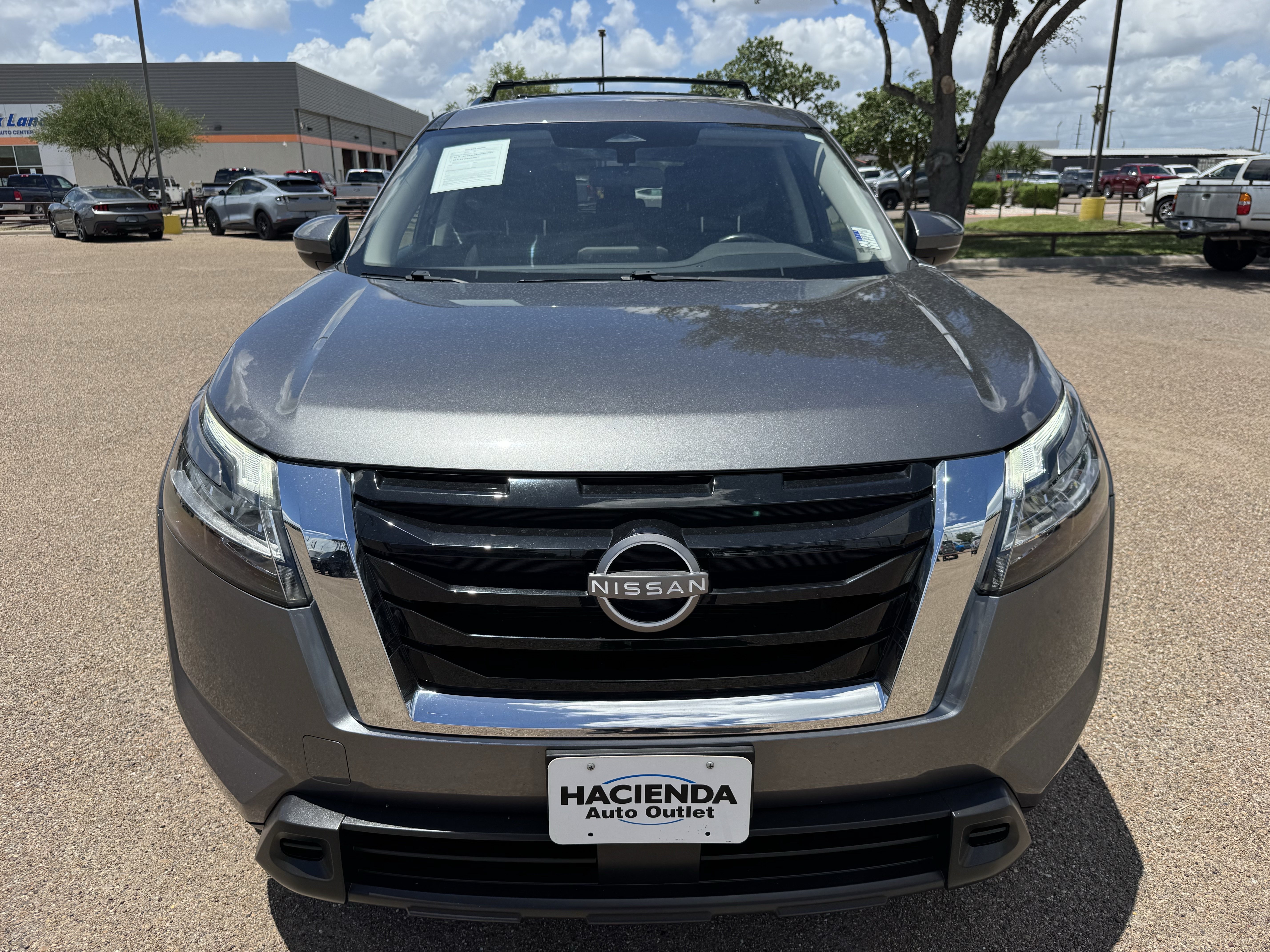 Used 2022 Nissan Pathfinder SV FWD image 6