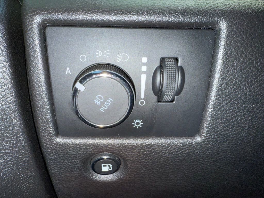 Used 2019 Jeep Grand Cherokee Limited image 21