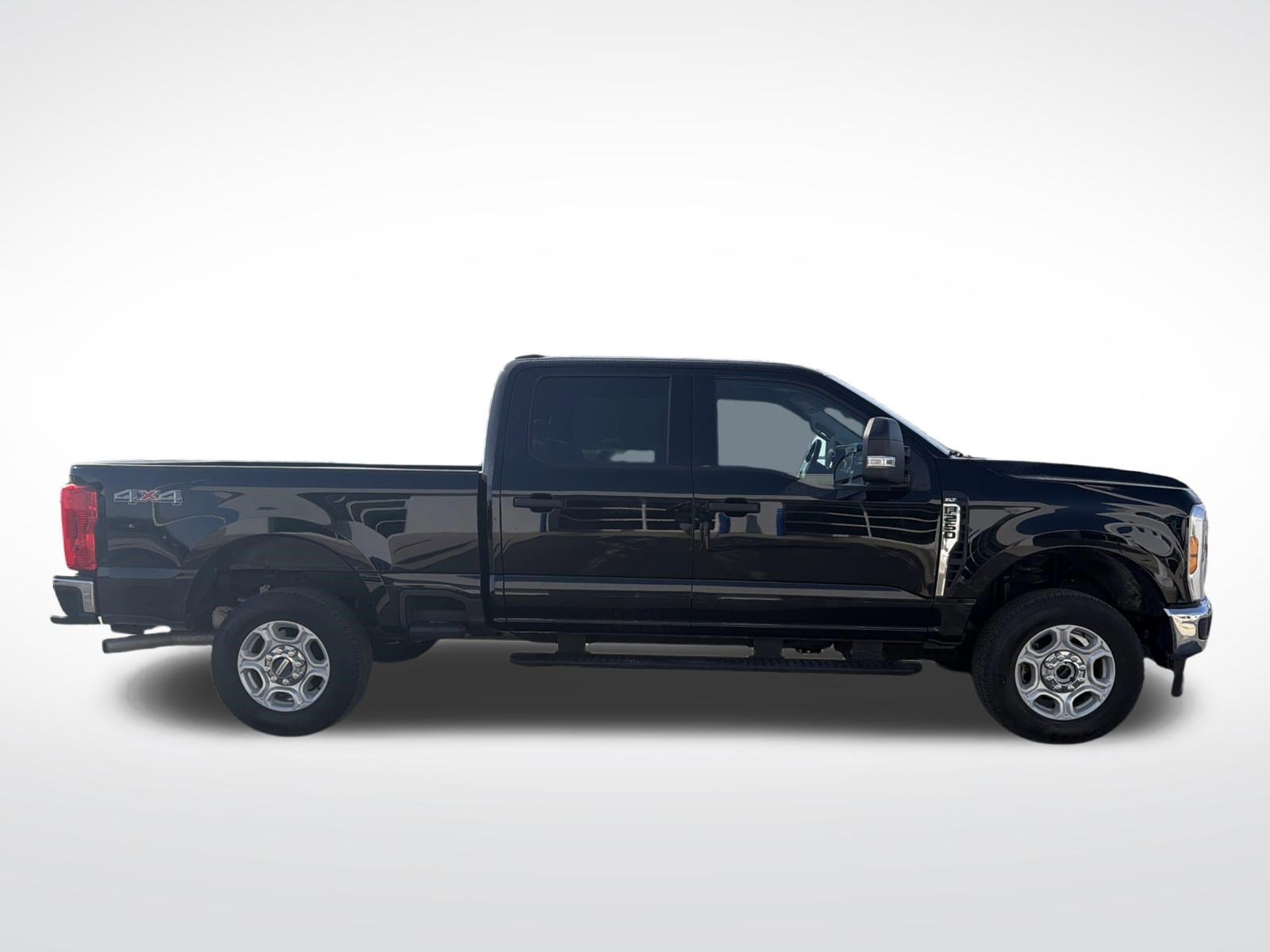 Certified 2025 Ford F250 XLT AWD/4WD image 4