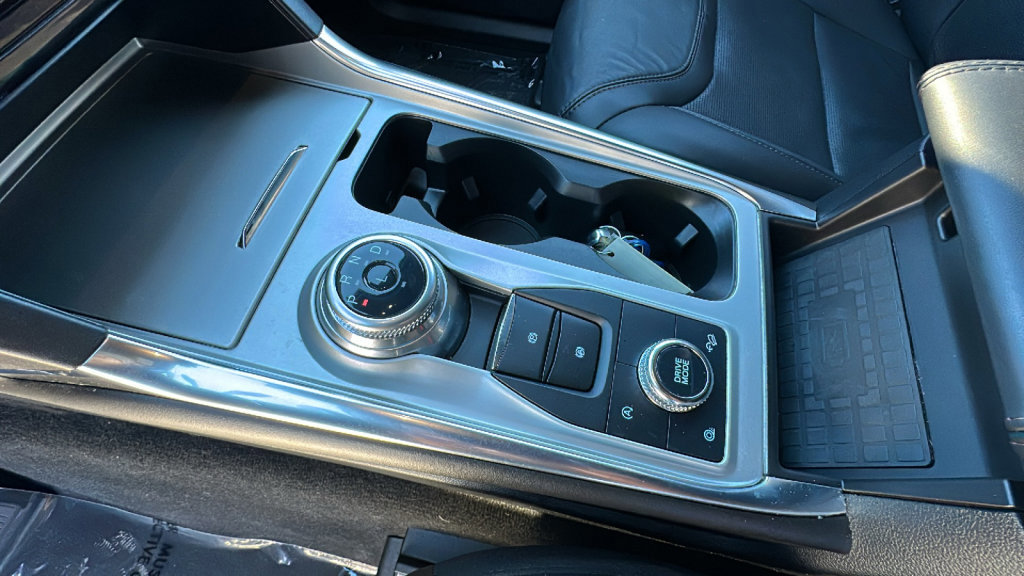 Certified 2023 Ford Explorer Platinum w/ Technology Package image 13