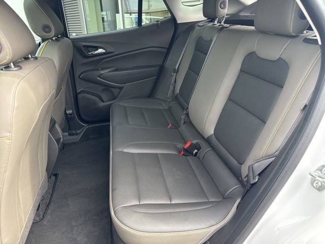 Used 2025 Chevrolet Trax ACTIV w/ Sunroof Package image 37