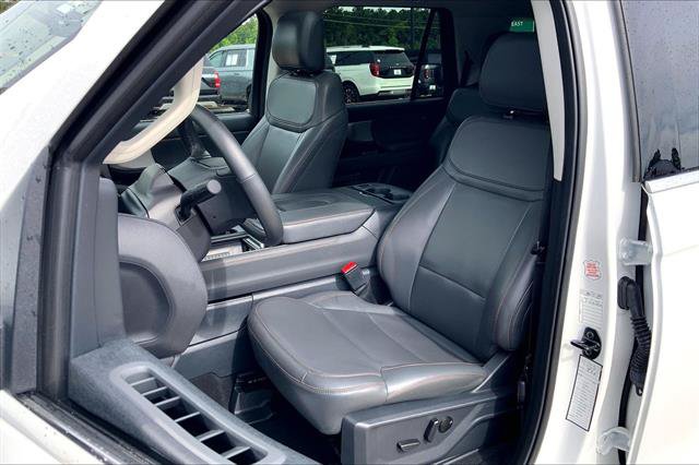 Certified 2025 Ford Expedition Active AWD/4WD image 25