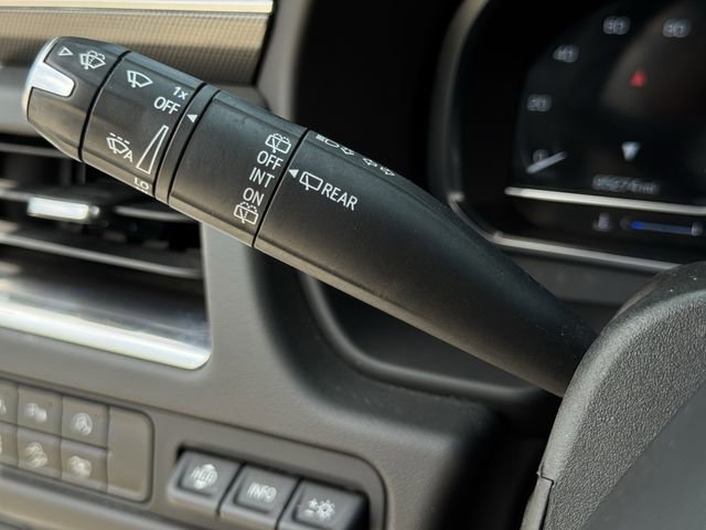 Used 2023 GMC Yukon XL AT4 w/ AT4 Premium Package AWD/4WD image 23