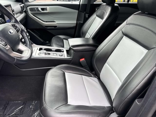 Certified 2023 Ford Explorer XLT w/ Equipment Group 202A AWD/4WD image 23