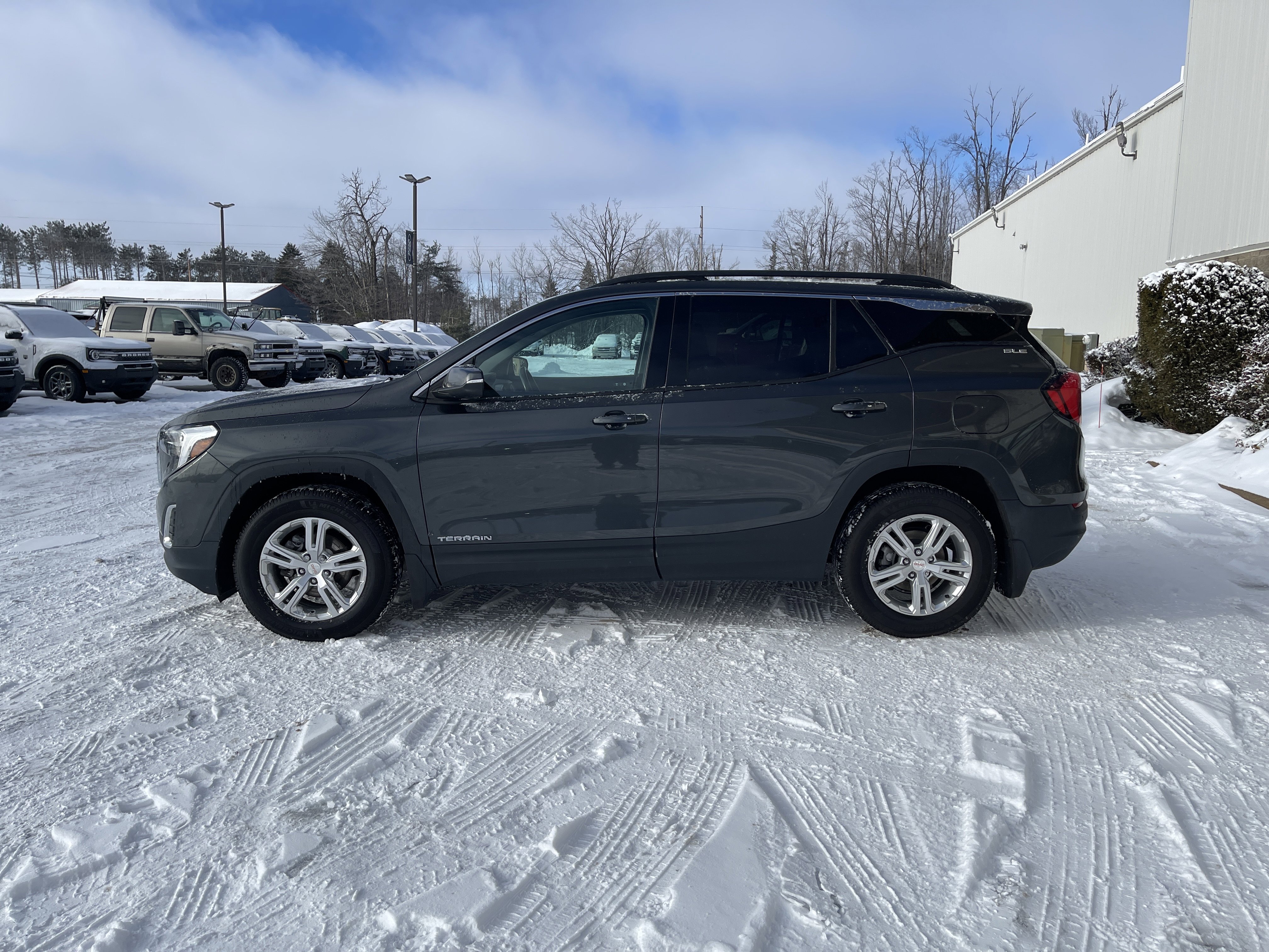 Used 2020 GMC Terrain SLE w/ Driver Convenience Package image 7