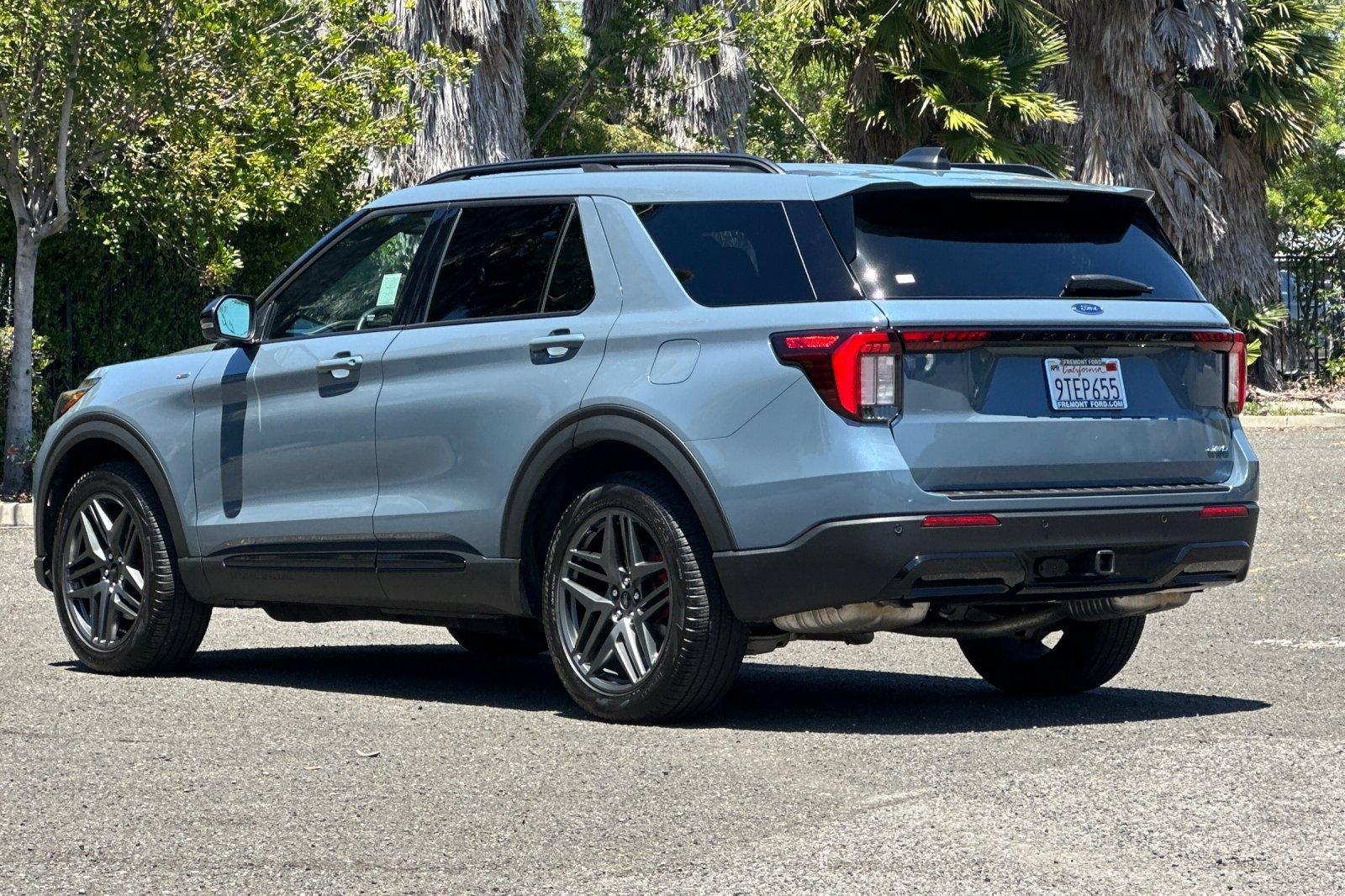 Certified 2025 Ford Explorer ST-Line w/ Premium Package AWD/4WD image 5