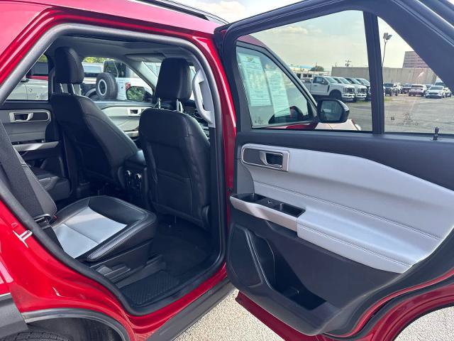 Certified 2023 Ford Explorer XLT w/ Equipment Group 202A AWD/4WD image 9
