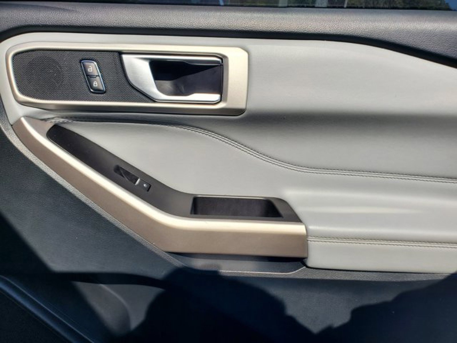 Certified 2023 Ford Explorer XLT w/ Equipment Group 202A image 36