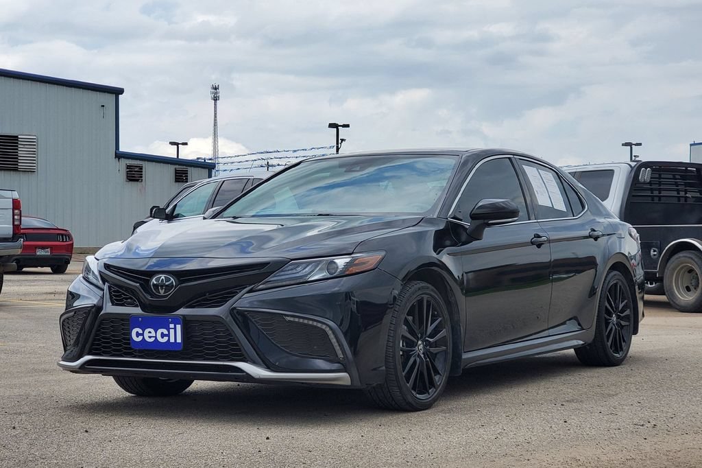 Used 2024 Toyota Camry XSE FWD image 2