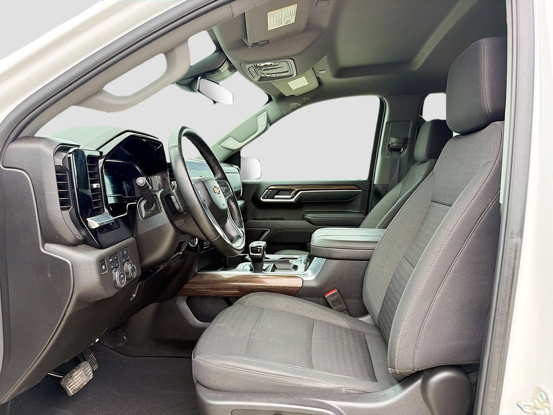 Used 2025 Chevrolet Silverado 1500 LT AWD/4WD image 27