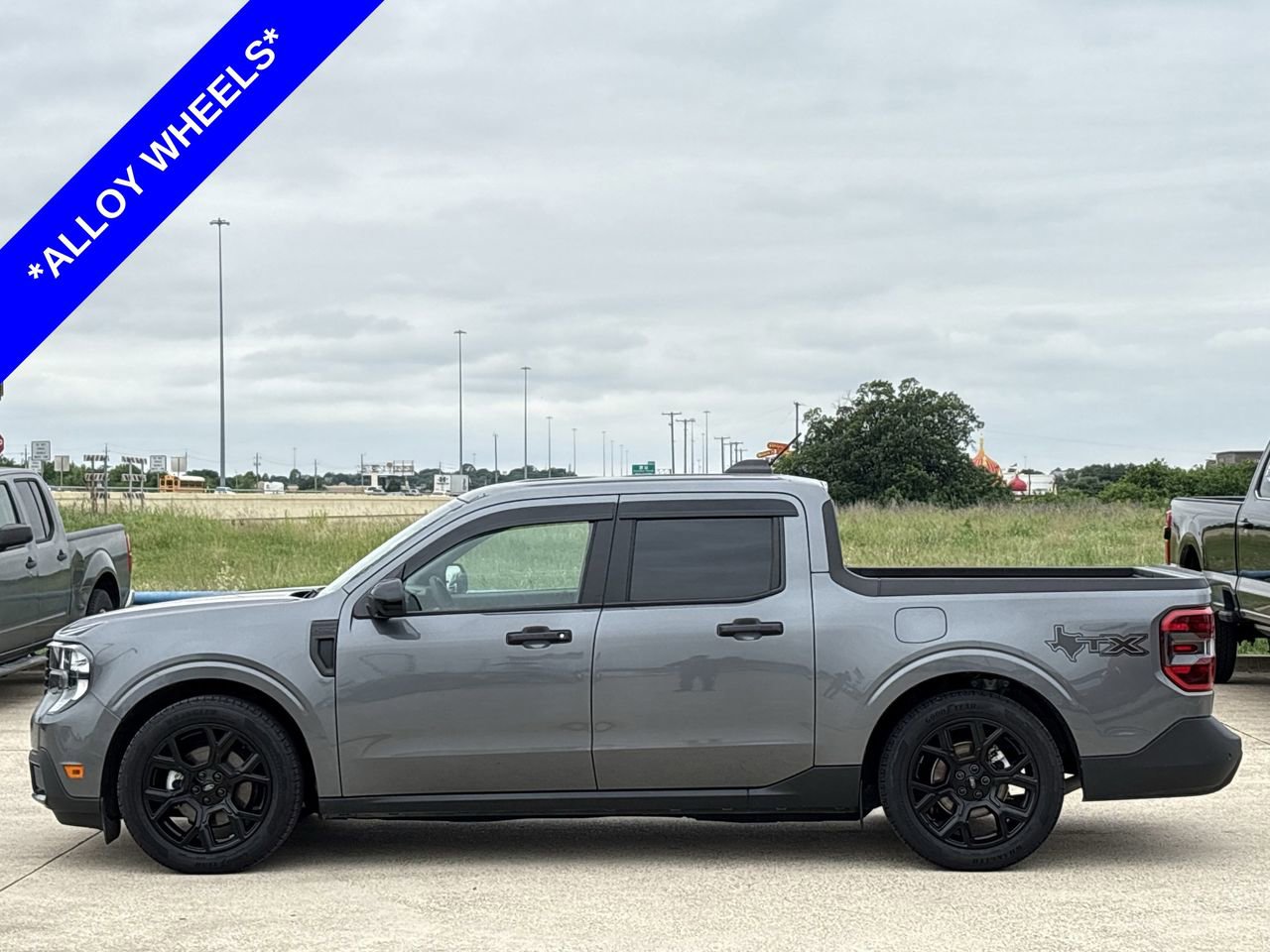 Certified 2025 Ford Maverick XLT w/ Black Appearance Package AWD/4WD image 3