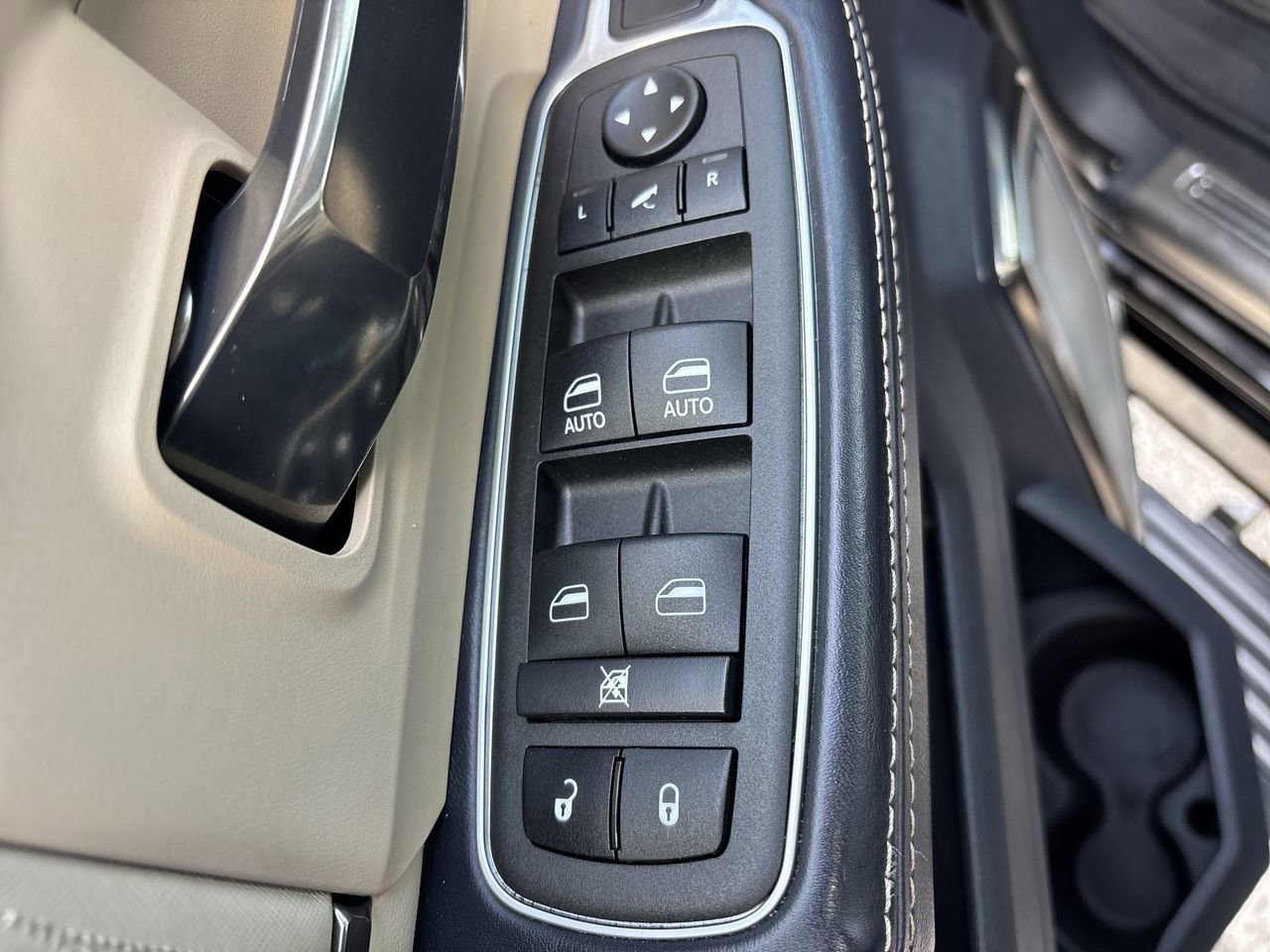 Used 2022 RAM 3500 Limited image 22