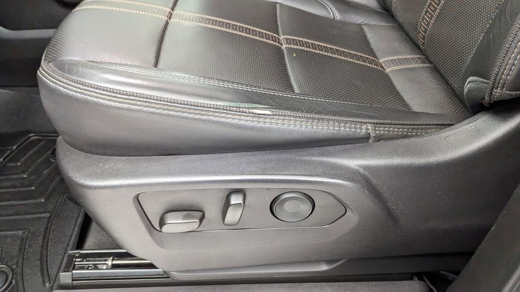 Used 2024 Chevrolet Silverado 3500 High Country w/ High Country Premium Package image 27